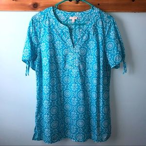 Talbots short sleeve with tied opening, v-neck.